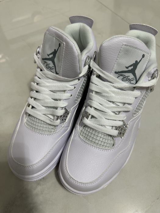 Vand  Air Jordan 4 piele