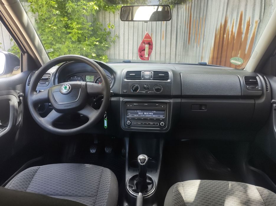 SKODA Fabia 2012 — imagine 5