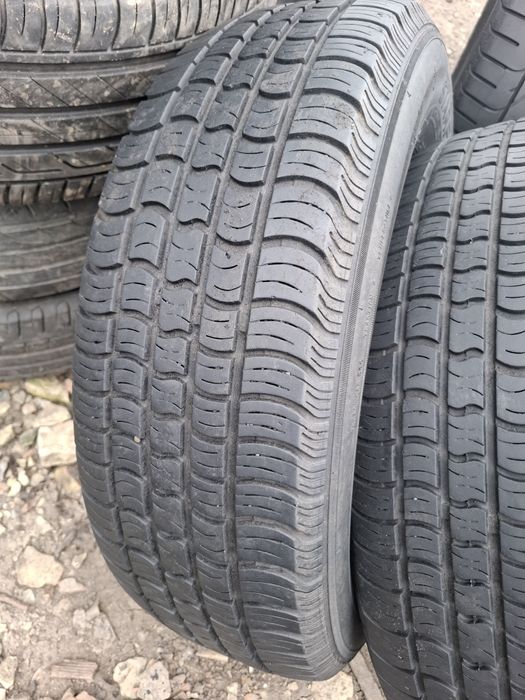 Vand 2 anvelope 215 70 15 bune fara defecte