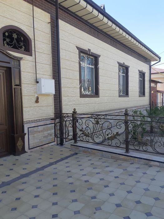 Eshik va romlar o‘rnatish xizmati.