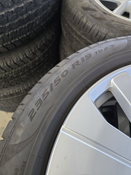 4 Броя 235/50/19 7мм // 255/45/19 6мм Pirelli 24dot