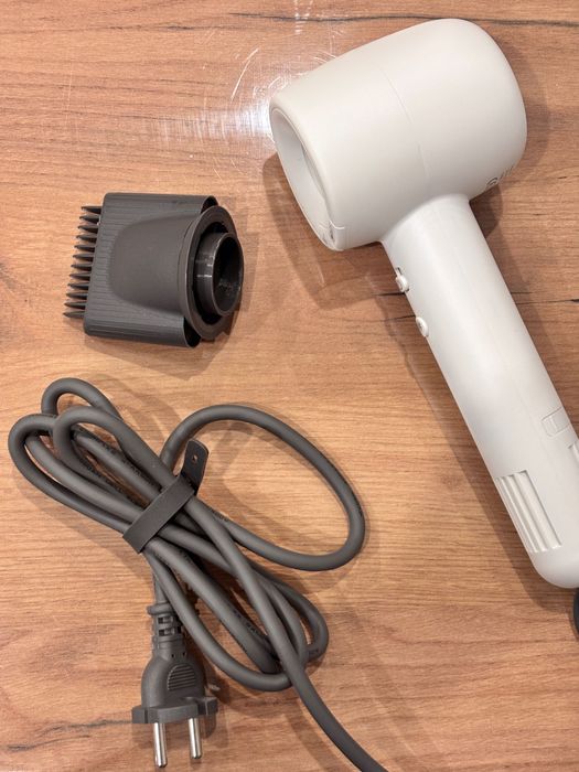 Новый Фен Guvea за 16000