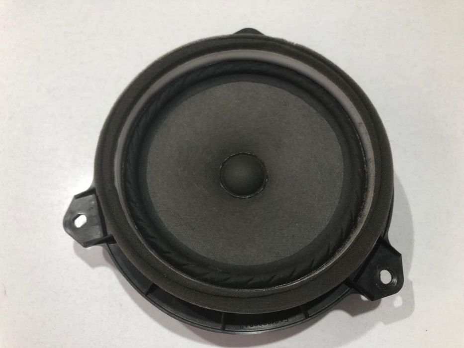 Boxa usa fata / spate Toyota RAV 4 86160-2b580 SUV