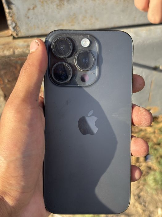 Iphone 15 pro акб 83% 256гб