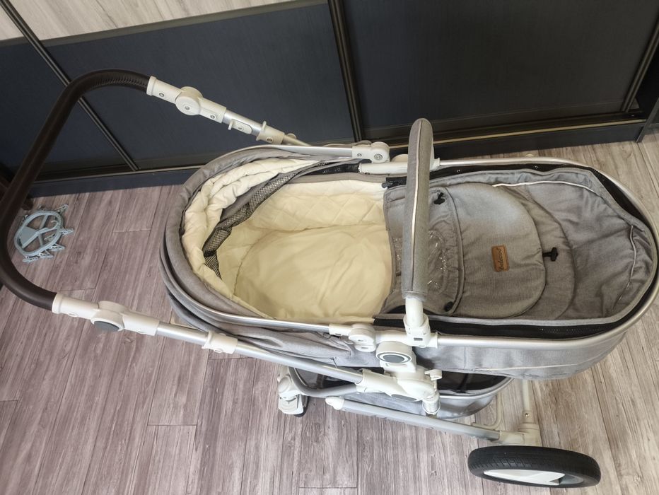 Продам детскую коляску Belecoo