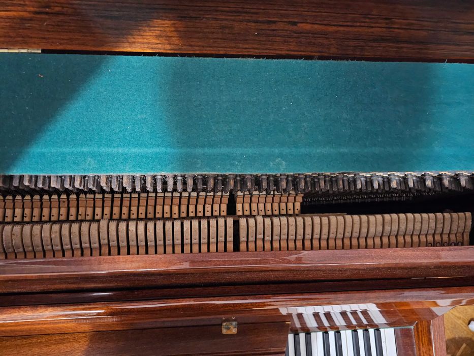 Руско пиано "RIGA"