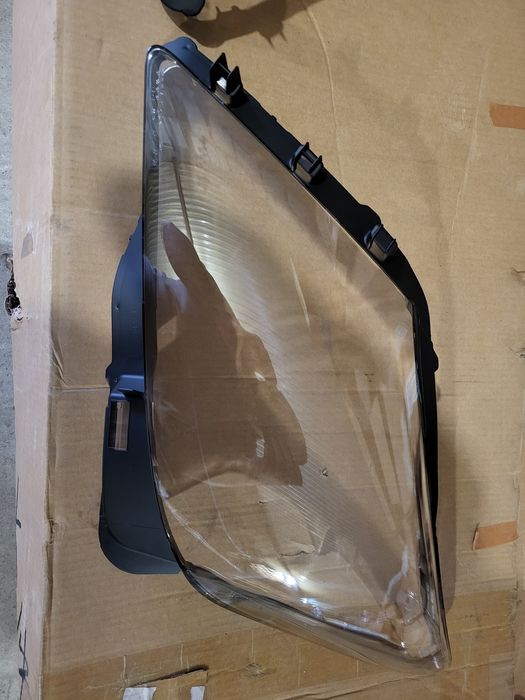 Стекло фары Lexus Lx 570