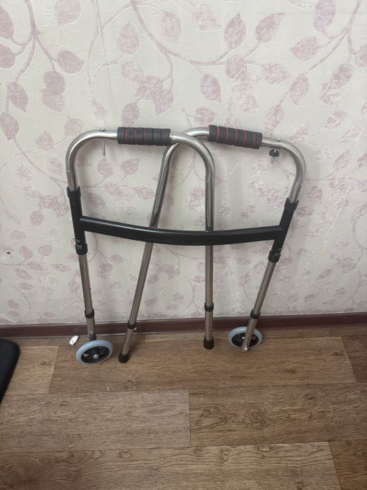 Инвалидная коляска