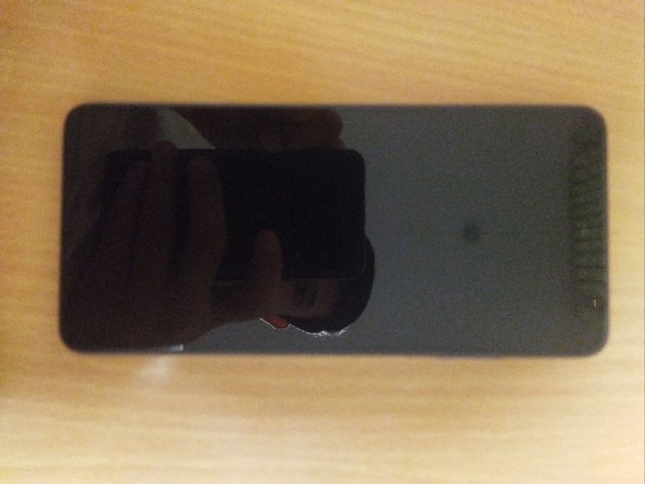 Poco X3 pro qora rangdagi  8/128 xotira ekran 120Hz 12000 amper batare