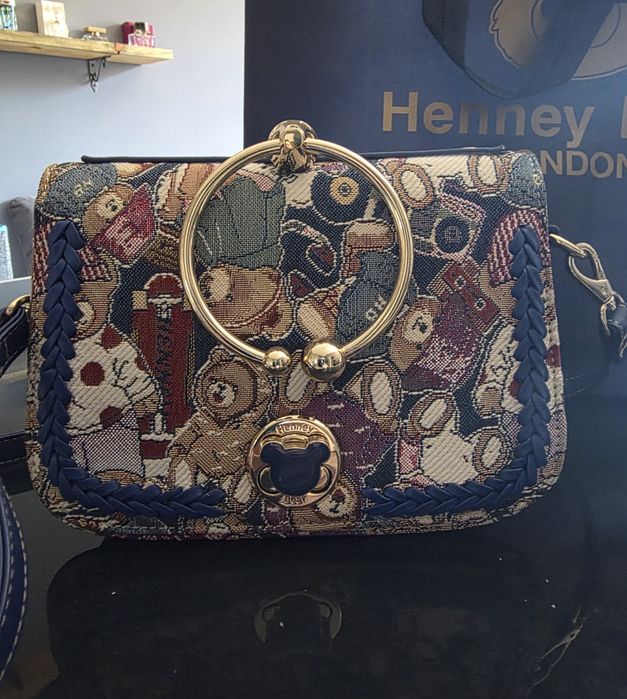 Продам сумку Henney Bear