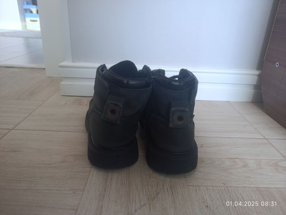 Детские кожаные ботинки