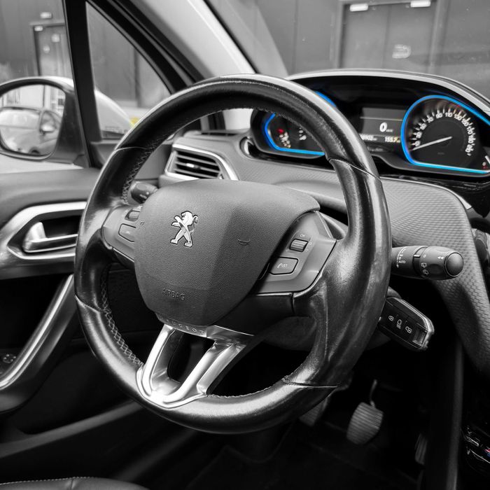 Peugeot 2008 Facelift PureTech Allure 1.2 110CP Off-Road Touch Piele