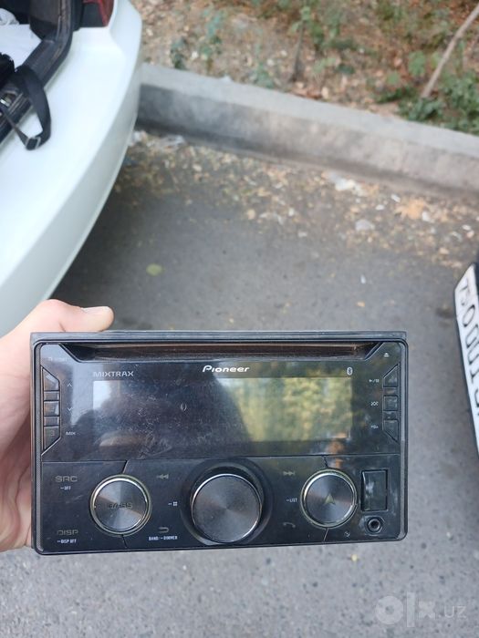 Pioneer 725 avtomashinalar uchun