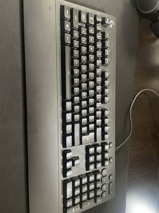 Pc Gaming cu 2 monitoare