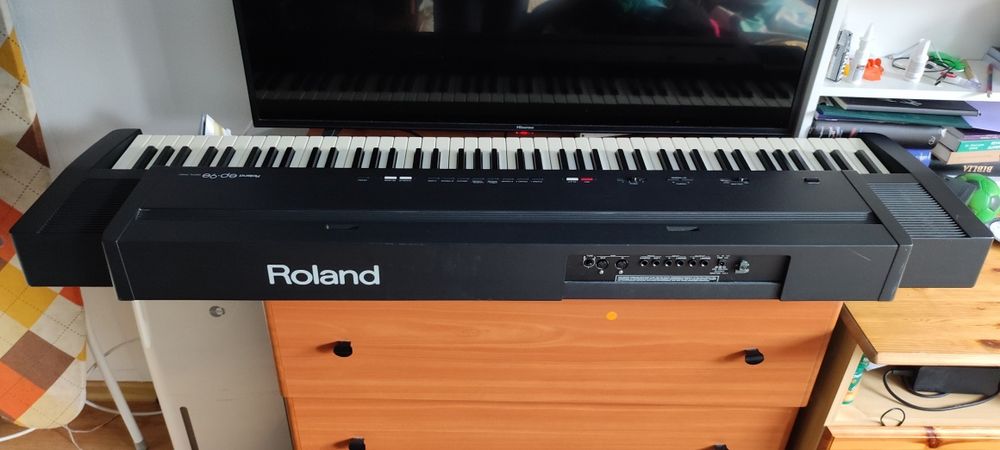 Pian digital/orgă Roland ep-9e