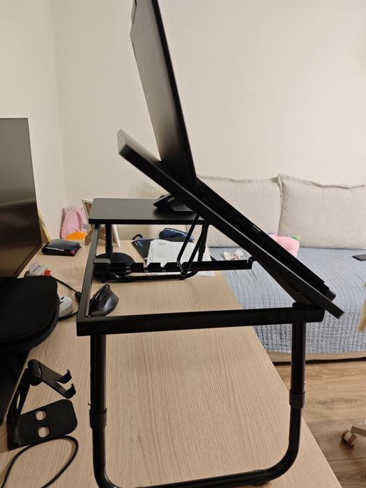 Masa de laptop ajustabila pe înălțime