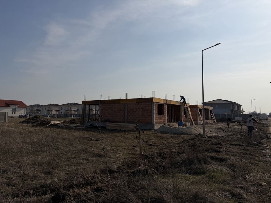 Teren pe pers fizica in Monsita Noua, cu acces de pe centura