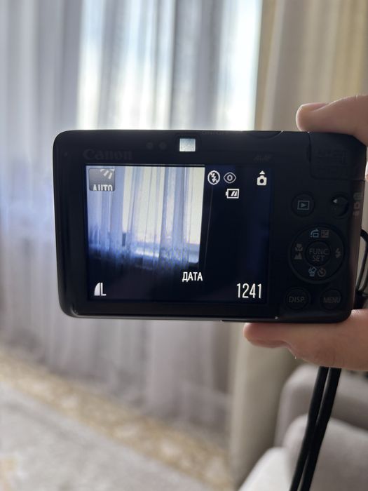 digital camera canon ixus 100 is