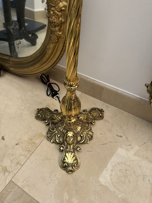 Lampadar din bronz