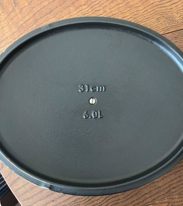 Чугунена тенджера