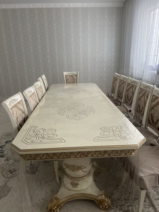 Срочно Стол и стулья