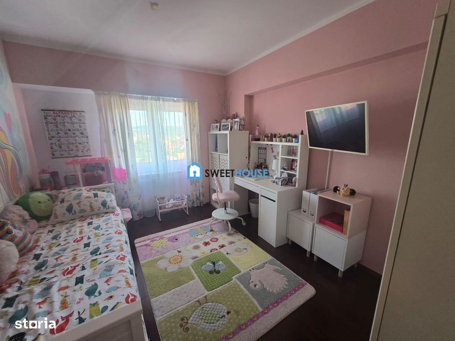 Apartament cu trei camere renovat zona Campului