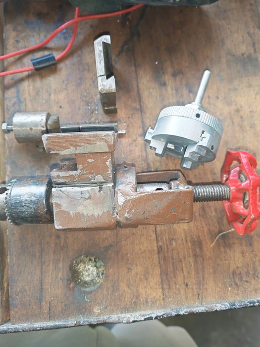 Mini strung atenție la detalii