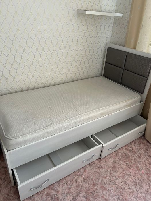 Продам кровати односпальные