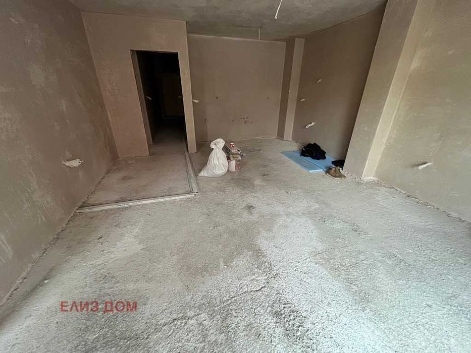 Тристаен апартамент в гр. Варна, р-н Окръжна болница