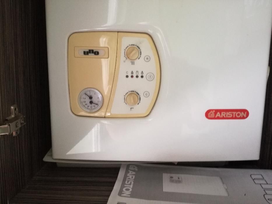 Продавам Газов котел-Ariston Uno-двуконтурен