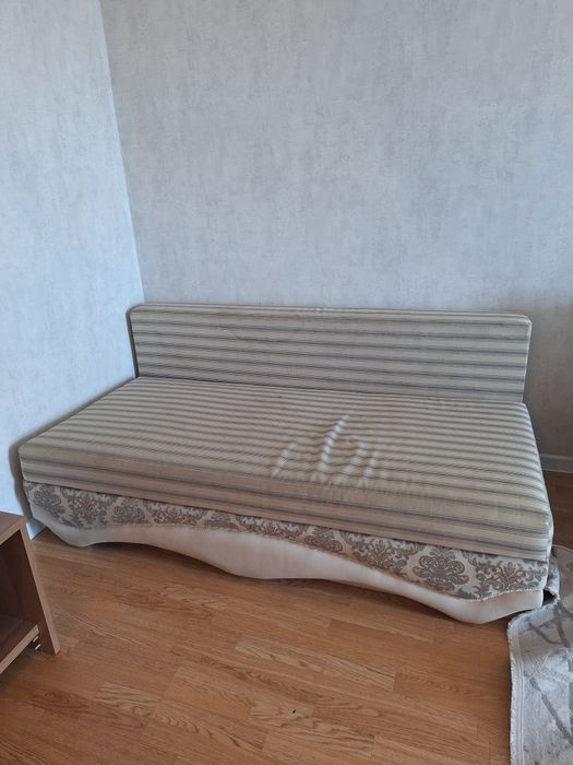 Срочно продам диван