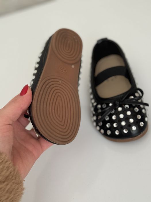 Девичьи туфли, ни разу не ношенные, размер 23.