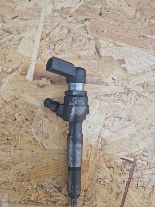 Injector ford connect 1.8 tdci E5 codul piesei 4M5Q9F593AD