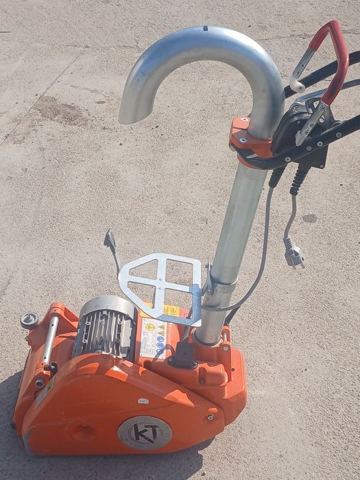 Vând mașina de rașchetat parchet Bona Scorpion