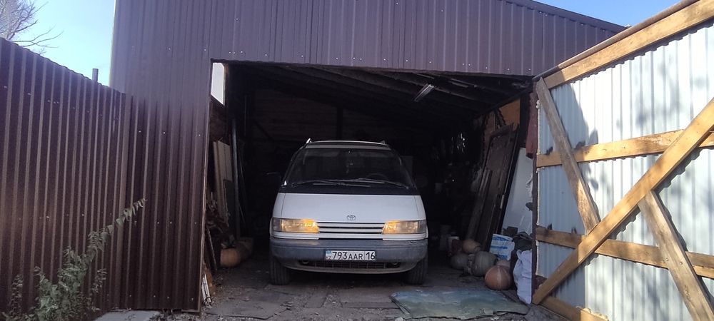 Продаю Тойота превия 1995год