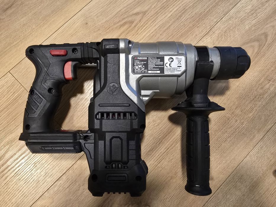 Ексцентършлайф Metabo FSX 200 и перфоратор Parkside