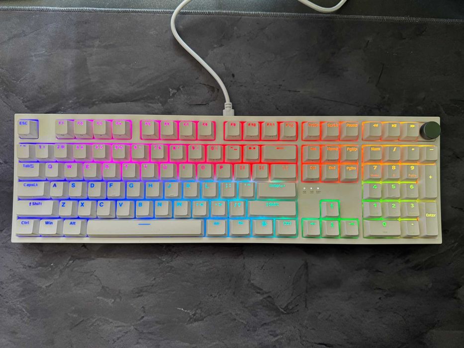 Genesis Thor 404 White механична клавиатура - Outemu Peach Silent