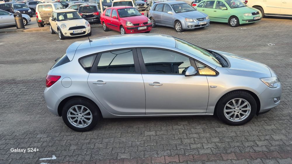 Opel Astra J - An 2011 - 1.6i 116Cp - CIV Eliberat / RAR Efectuat