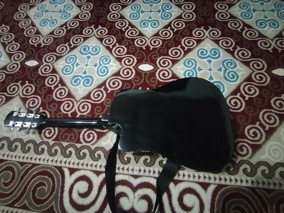 Гитара акустическая