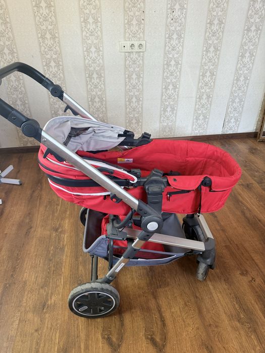 Продам хорошую коляску трансформер