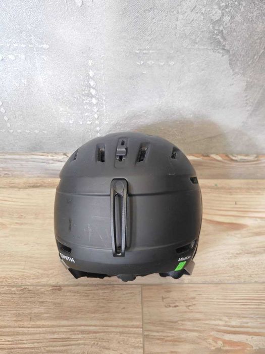 Ски екип: Каски Smith и Tenson, Ръкавици Level Gore-Tex