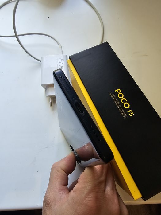 Продам Poco F5 12/256