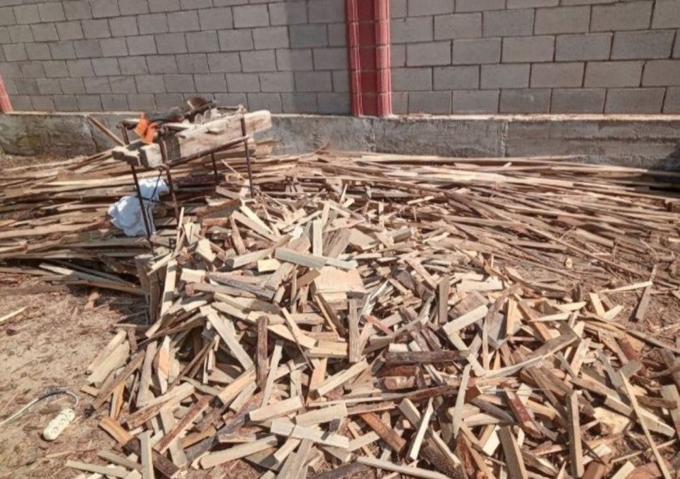 Дрова в мешках.