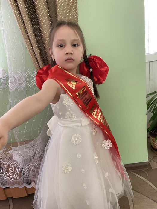 Продам много платье бальное детсок  белое