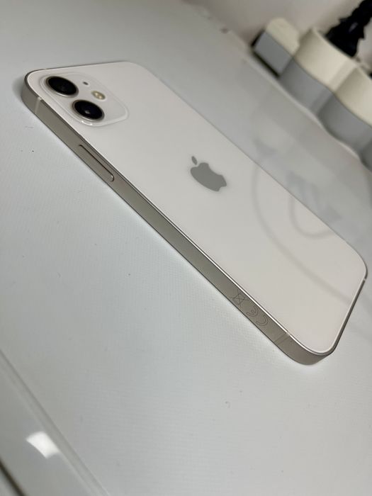 Iphone 12 in stare foarte buna