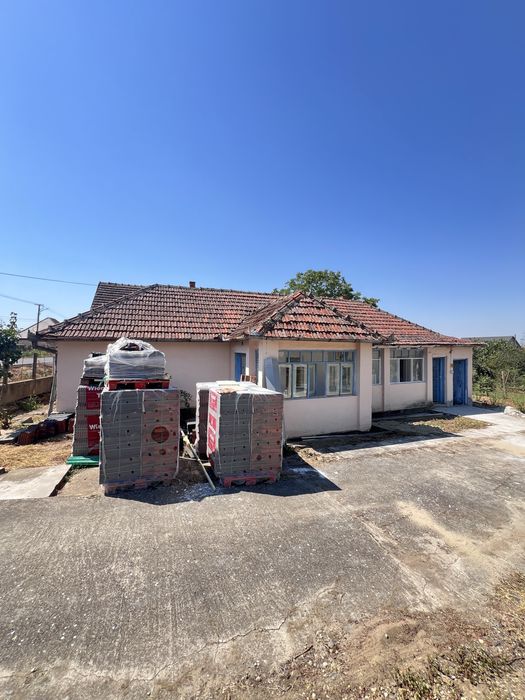Cuvin, Arad casa de vanzare