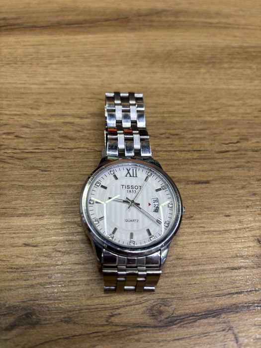 TISSOT сағаты сатылады