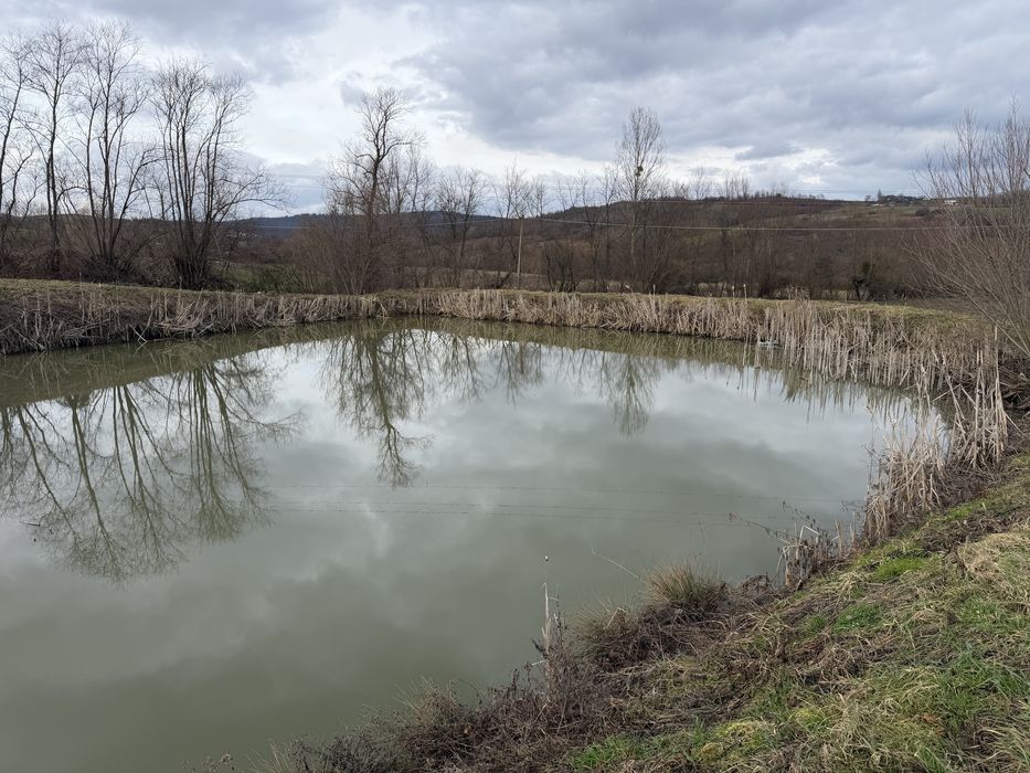 Vand pescarie cu loc de casa /cabana