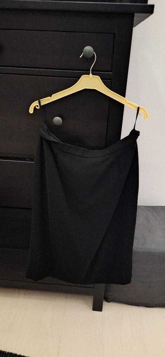 compleu de dama nou 3 piese  sacou bluza fusta alb-negru  marime 50-XL pret 120 lei