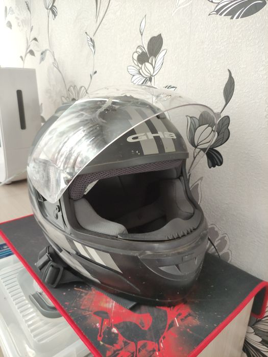 Продам мотоциклетный шлем